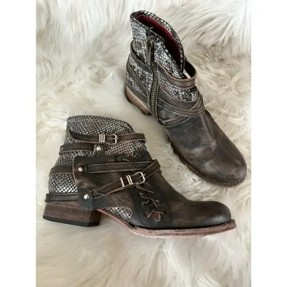 FREEBIRD BY STEVEN Belfast Booties 9 Black Multi Snakeskin